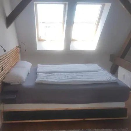 Helle Dachgeschosswohnung Fuer 8 Personen In Zentraler Lage * Berlin