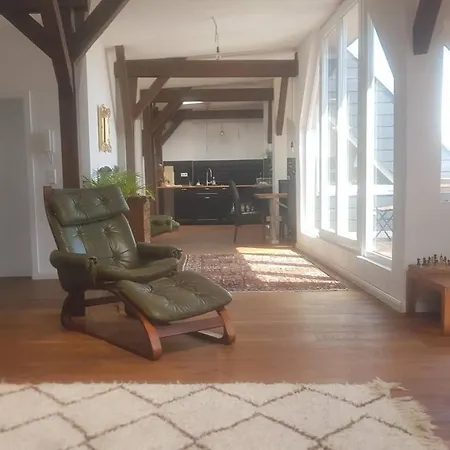 Helle Dachgeschosswohnung Fuer 8 Personen In Zentraler Lage Apartment *