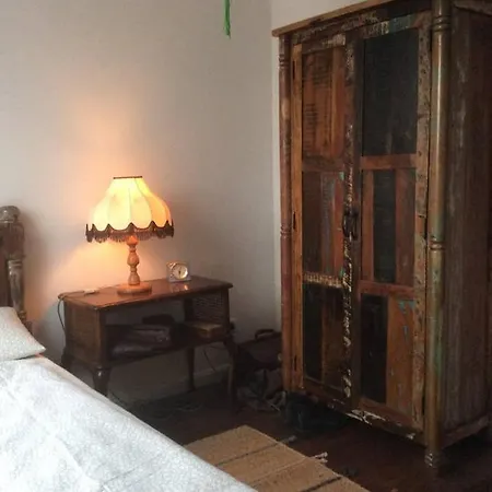 Апартаменты Helle Dachgeschosswohnung Fuer 8 Personen In Zentraler Lage Берлин