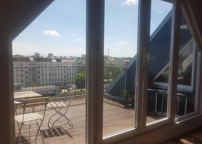 Helle Dachgeschosswohnung Fuer 8 Personen In Zentraler Lage Apartament