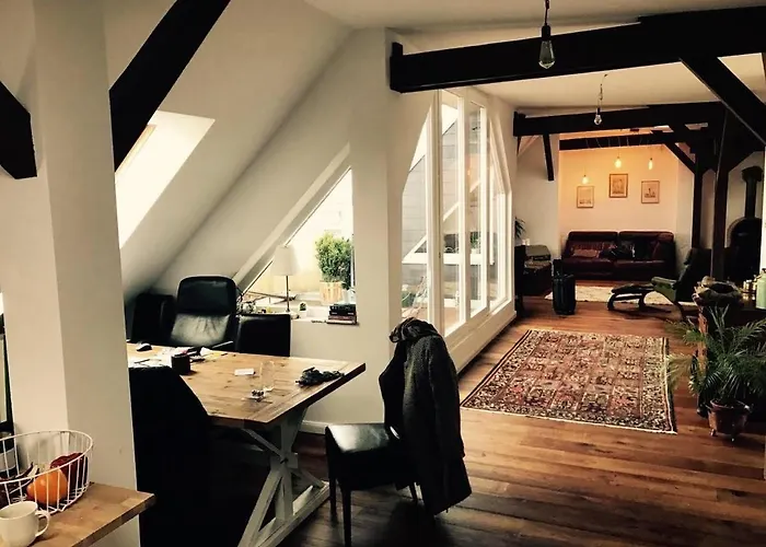 Apartament Helle Dachgeschosswohnung Fuer 8 Personen In Zentraler Lage Berlin