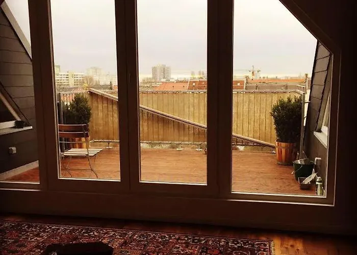 Helle Dachgeschosswohnung Fuer 8 Personen In Zentraler Lage アパート