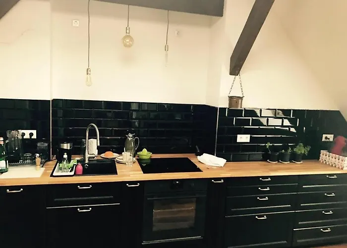 Helle Dachgeschosswohnung Fuer 8 Personen In Zentraler Lage * ベルリン