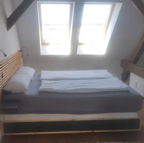 Helle Dachgeschosswohnung Fuer 8 Personen In Zentraler Lage * ベルリン
