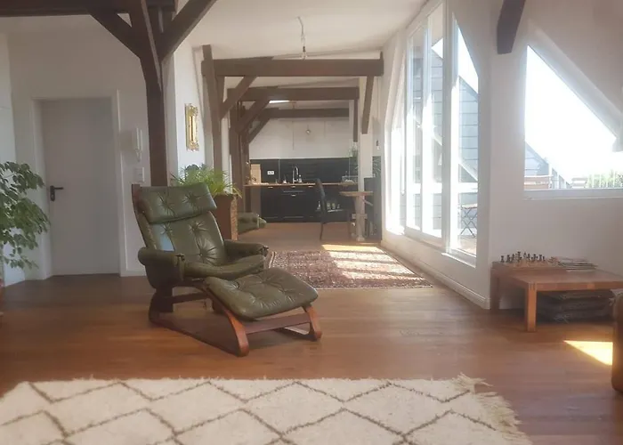 Helle Dachgeschosswohnung Fuer 8 Personen In Zentraler Lage Apartament *