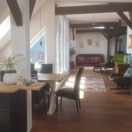 Helle Dachgeschosswohnung Fuer 8 Personen In Zentraler Lage Apartment *